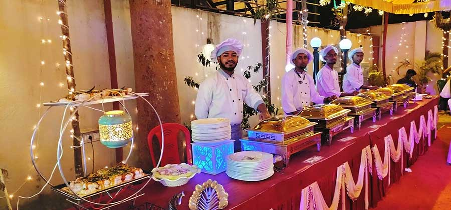 Live Chef Food Counters & Golden Warm Stations